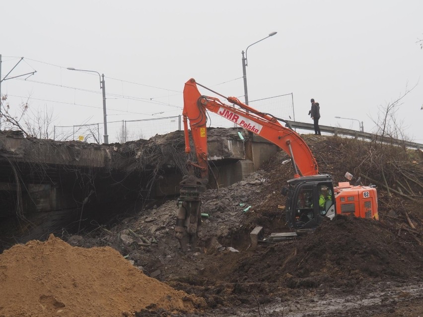 Burzą wiadukt na ulicy Przybyszewskiego! Potrwa to kilka miesięcy. ZDJĘCIA