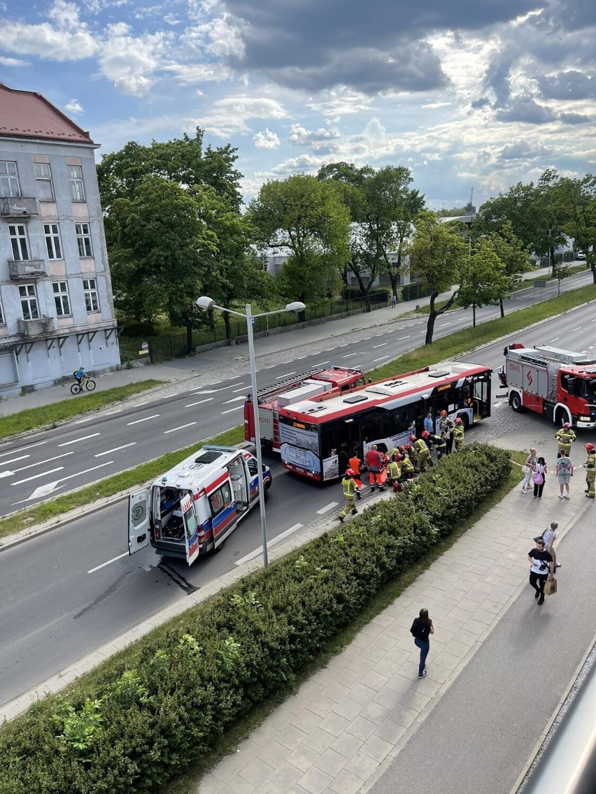 Na miejscu zjawiły się wszystkie służby.