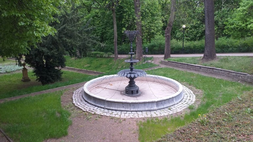Obie fontanny w Chełmnie były nieczynne. Teraz już zarówno...