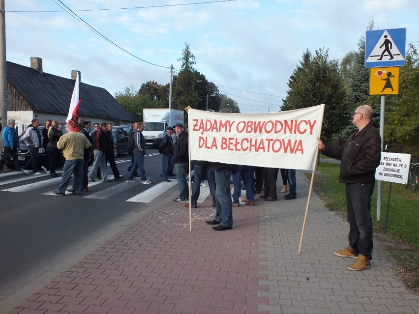 Blokada ósemki w Bełchatowie. Na ul. Lipowej protestowało...