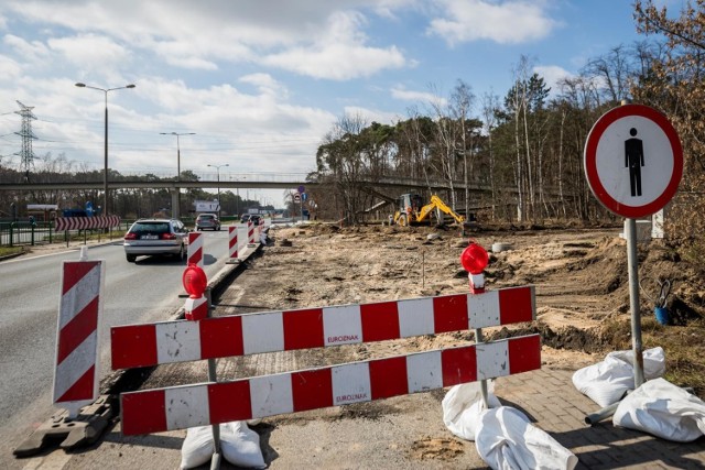 Przebudowa skrzyżowania ul. Fordońskiej i Jasinieckiej potrwa do końca kwietnia br.