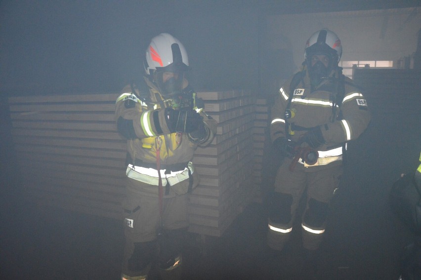 Ćwiczenia strażaków w Chojnie