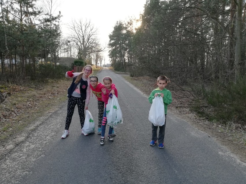 Malerzów gotowy na wiosnę. Najmłodsi posprzątali (ZDJĘCIA) 