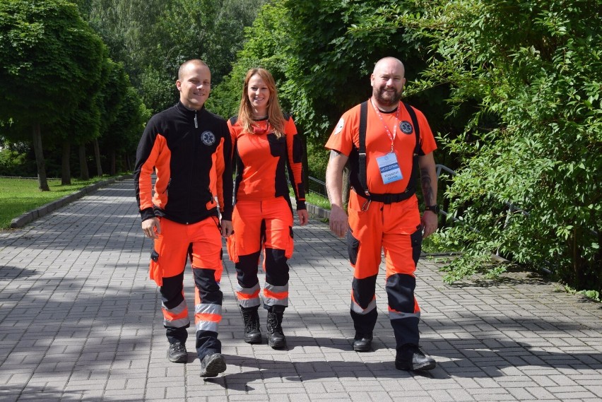 Elita polskich ratowników medycznych rywalizuje w Górach Opawskich. Regionalne Mistrzostwa w Ratownictwie Medycznym w Jarnołtówku