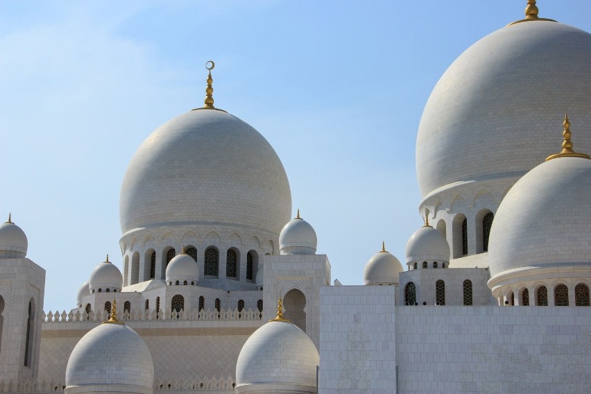 Chociaż praca w Zjednoczonych Emiratach Arabskich dla Polaka...