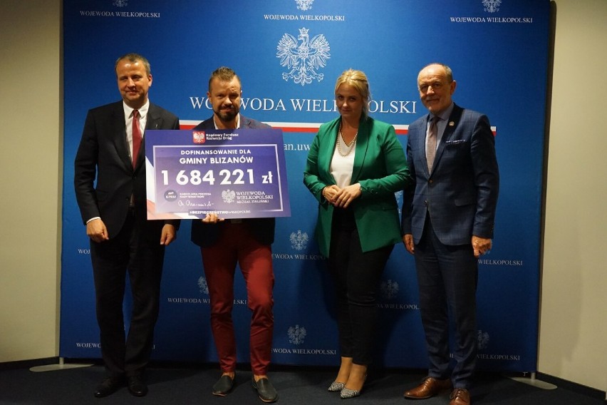 Ponad 30 milionów złotych dla 16 powiatów z całej Wielkopolski na rozwój infrastruktury