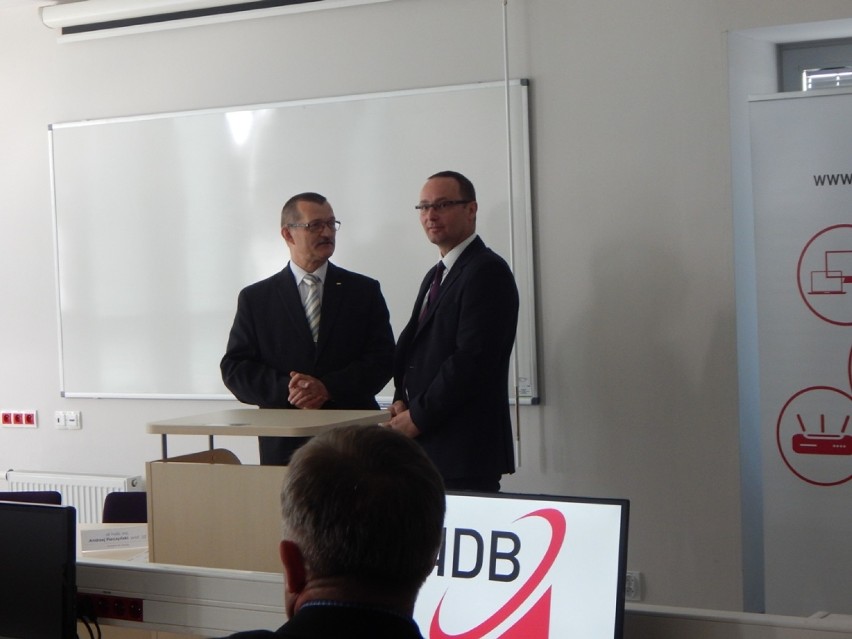 Firma ADB otworzyła nowoczesne laboratorium na Uniwersytecie Zielonogórskim [zdjęcia, wiedo]