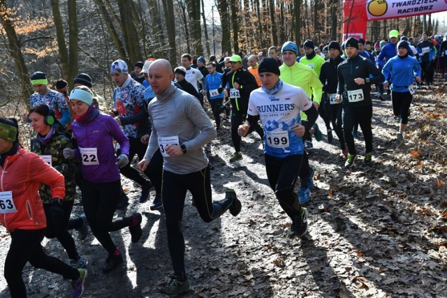 Twardziele biegali po Arboretum

ZOBACZ TEŻ: Polub nas na Facebooku i bądź na bieżąco z informacjami z Raciborza i okolic! [KLIKNIJ W LINK]