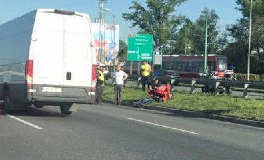 Wypadek na DTŚ w Katowicach. Zderzenie motocyklisty z ciężarówką [ZDJĘCIA]