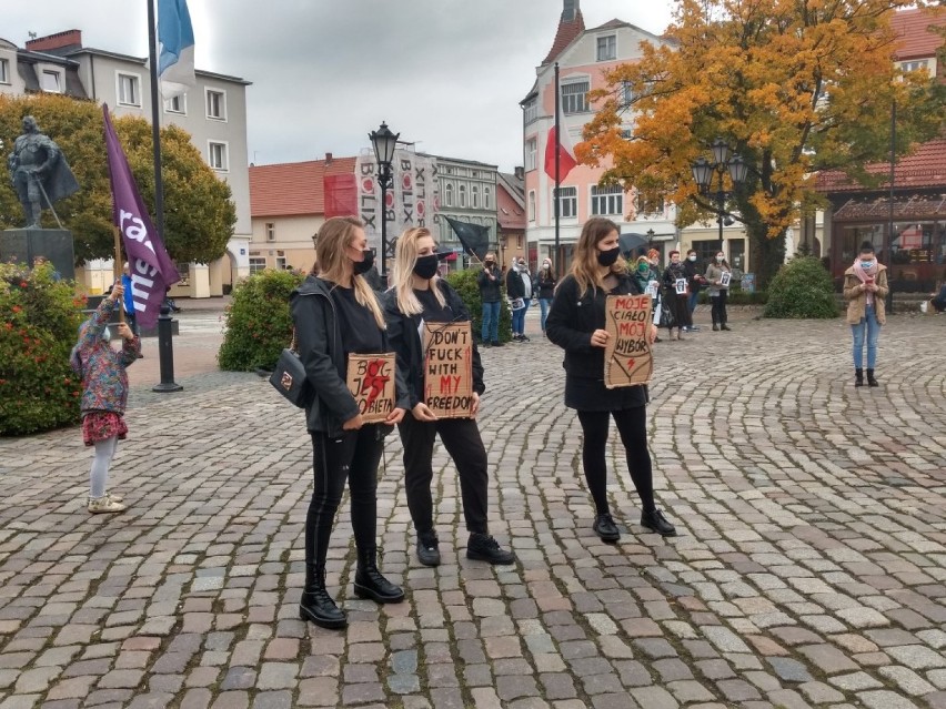 Protest w Wejherowie (24.10) po orzeczeniu Trybunału Konstytucyjnego ws. aborcji [ZDJĘCIA, WIDEO]