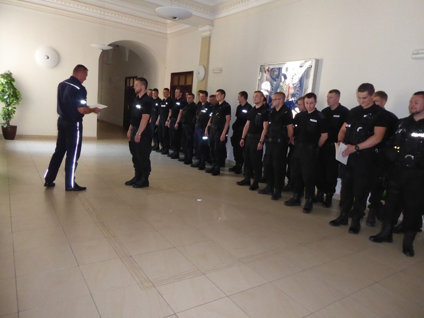 Policja w Koszalinie. 18 policjantów zakończyło adaptację zawodową [ZDJĘCIA]