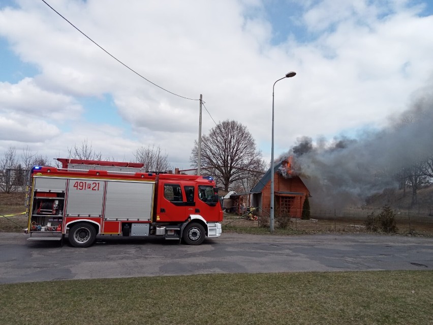 Niedzielny pożar altanki w Krotoszynie [ZDJĘCIA]