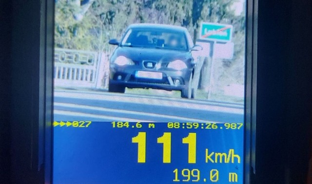 Pędził 111 km/h w zabudowanym. 22-latek stracił prawo jazdy