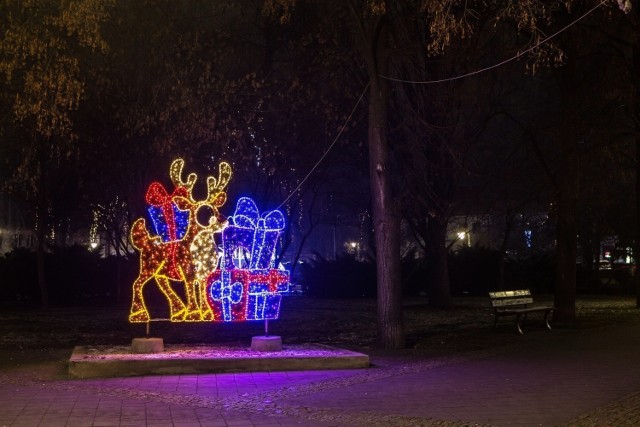 Zobacz, jak wygląda miasto w świątecznych iluminacjach. Więcej na kolejnych zdjęciach