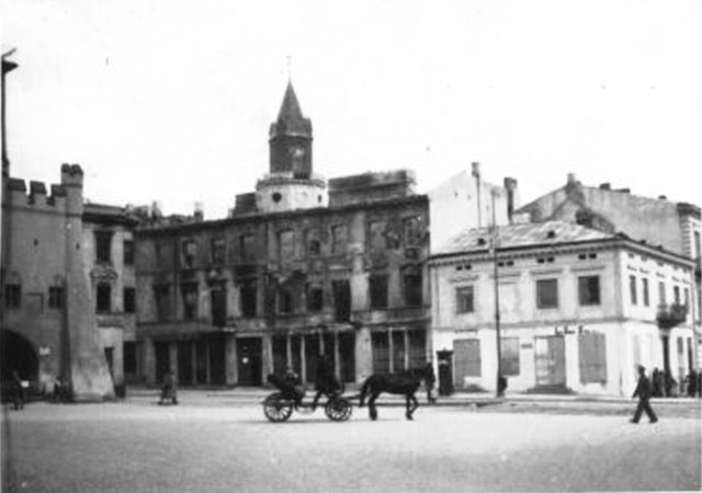 Zbombardowany hotel przy Bramie Krakowskiej