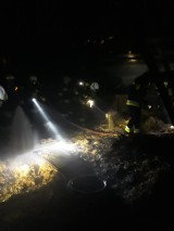 STRAŻACY W AKCJI: Pożar stodoły w miejscowości Wilcza. W akcji brało udział kilka zastępów straży [ZDJĘCIA]