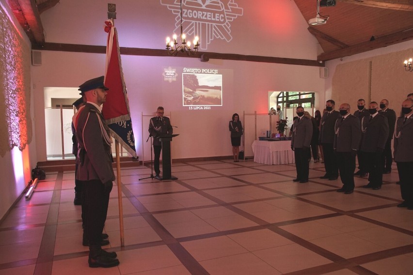 Uroczysta akademia z okazji Święta Policji w Pałacu w Łagowie. Burmistrz podziękował zgorzeleckim funkcjonariuszom