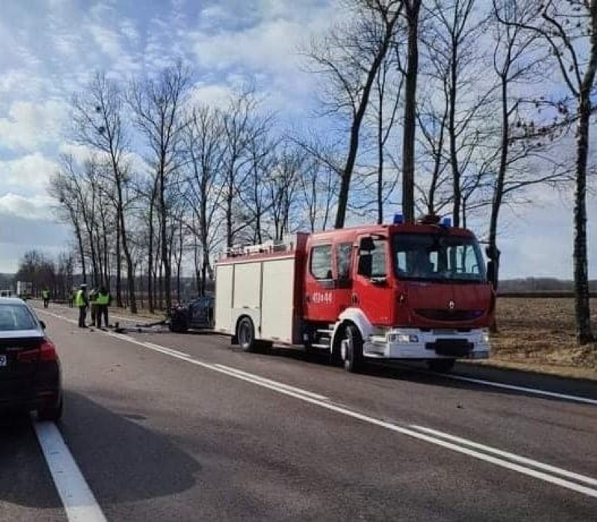 Piliki. Tragiczny wypadek na DK 19. Zderzyły się trzy samochody