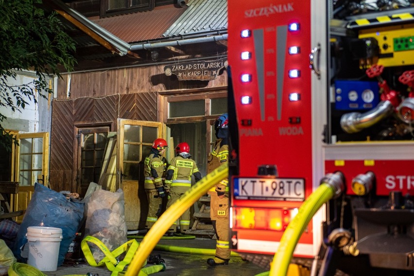 Kościelisko. Nad ranem w stolarni wybuchł pożar. Został szybko ugaszony