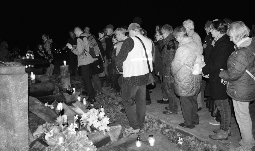 Polsko-niemiecki spacer na cmentarz komunalny w Słubicach