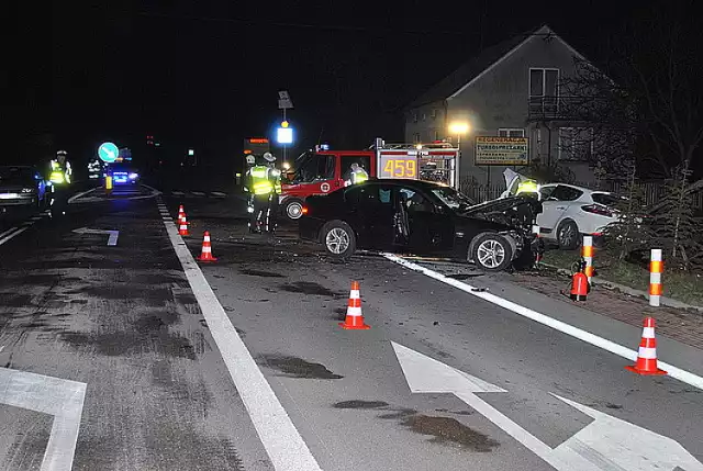 Wypadek w Przyłęku. Zderzyły się trzy samochody