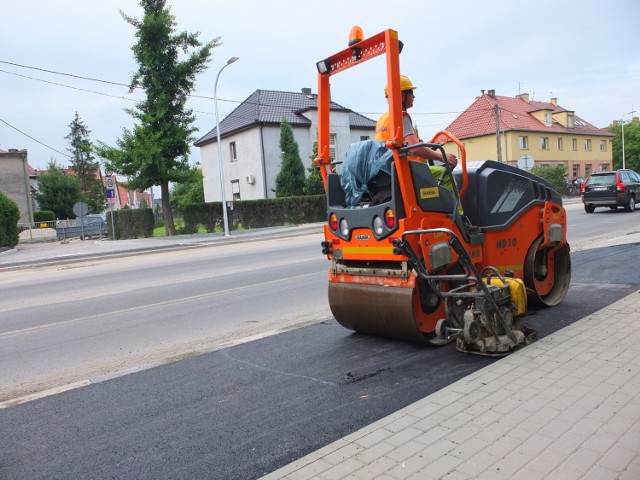 Przebudowa ulicy Niemodlińskiej wciąż trwa. Firma Skanska prowadzi tę inwestycję od 2016 roku.