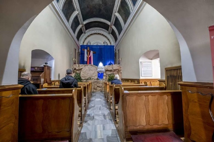 Wielkanoc 2020. Groby Pańskie w poznańskich kościołach