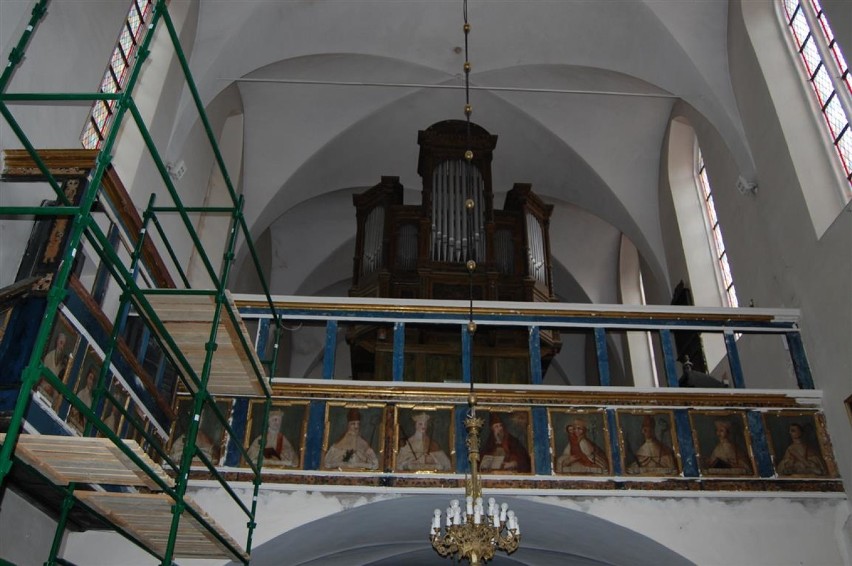 Remont chóru w kościele WNMP w Żukowie 2015