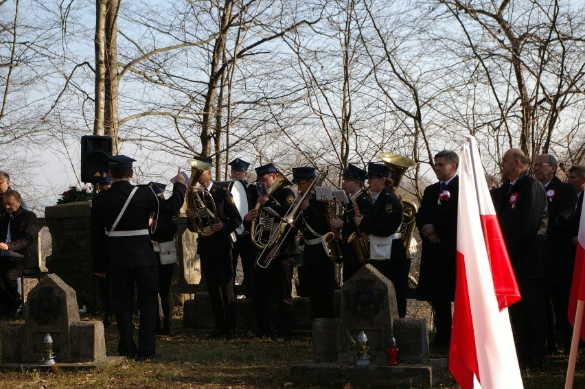 Zagórzany. Msza święta na wojennym cmentarzu na 100 urodziny Niepodległej