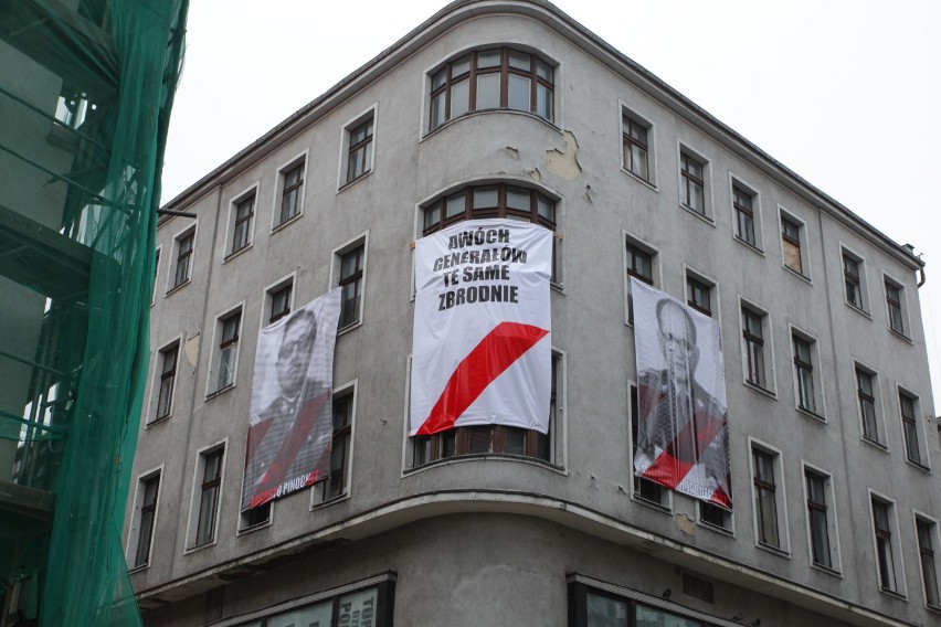 Skłot przy Paderewskiego: Anarchiści powiesili portrety...