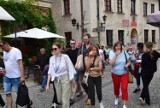 Mnóstwo turystów w sobotę, 2 lipca w Sandomierzu. Miasto tętniło życiem. Zobacz zdjęcia