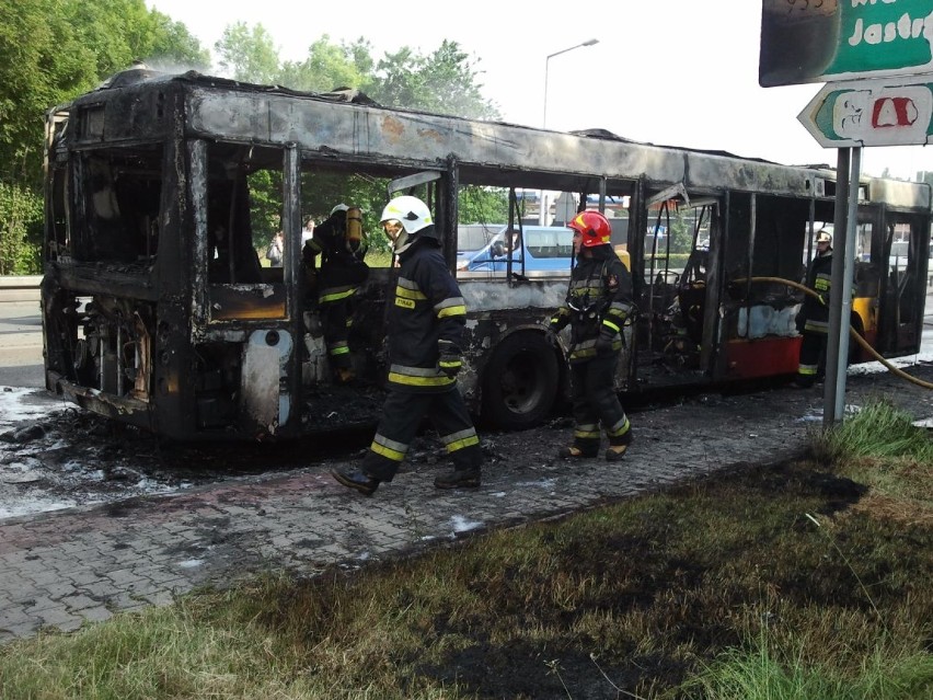 W Wodzisławiu spłonął autobus.