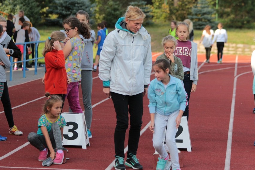 Pierwszy, jesienny czwartek lekkoatletyczny w pełnym słońcu