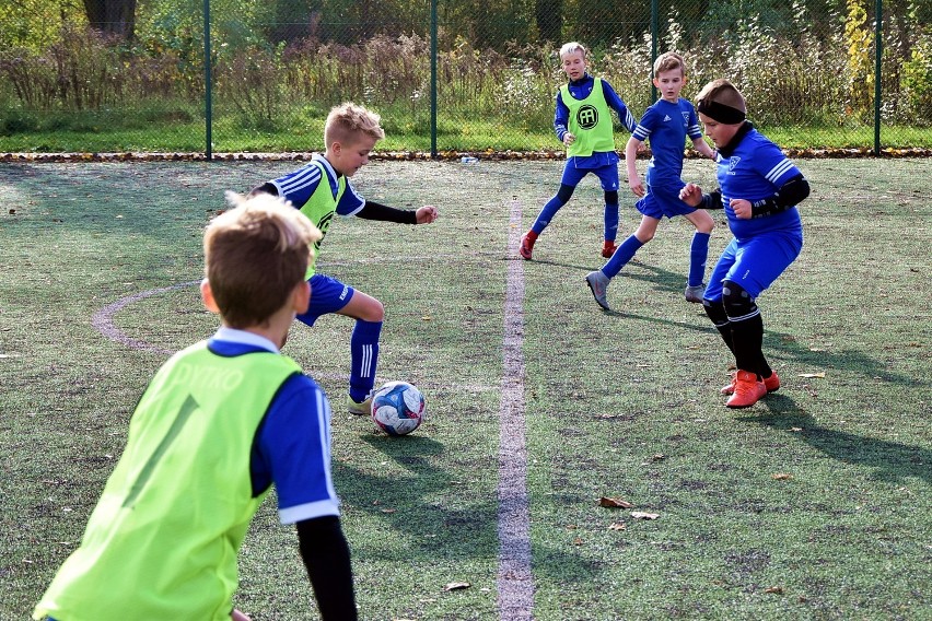 Piłka nożna. W Pile odbył się ćwierćfinał Mistrzostw Polski Football Academy w kategorii orlik. Zobaczcie zdjęcia