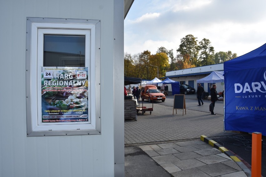 II Targ Regionalny w Tarnowie. Na ulicy Giełdowej można było kupić lokalne produkty prosto od rolników [ZDJĘCIA]