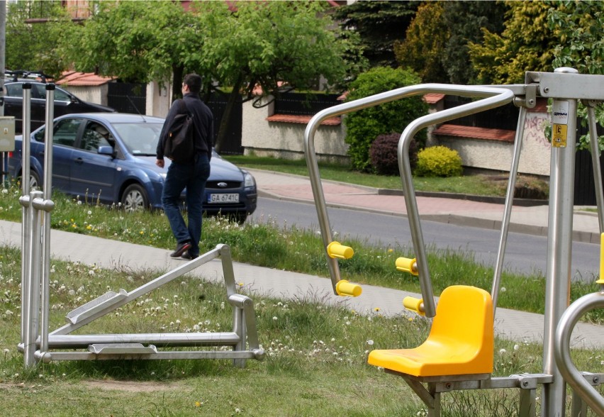 Popularnymi projektami są siłownie pod chmurką, place zabaw...