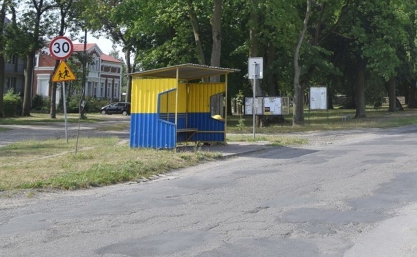 Droga w Kunowie wciąż czeka na remont. W Marianowie już mogą się cieszyć 