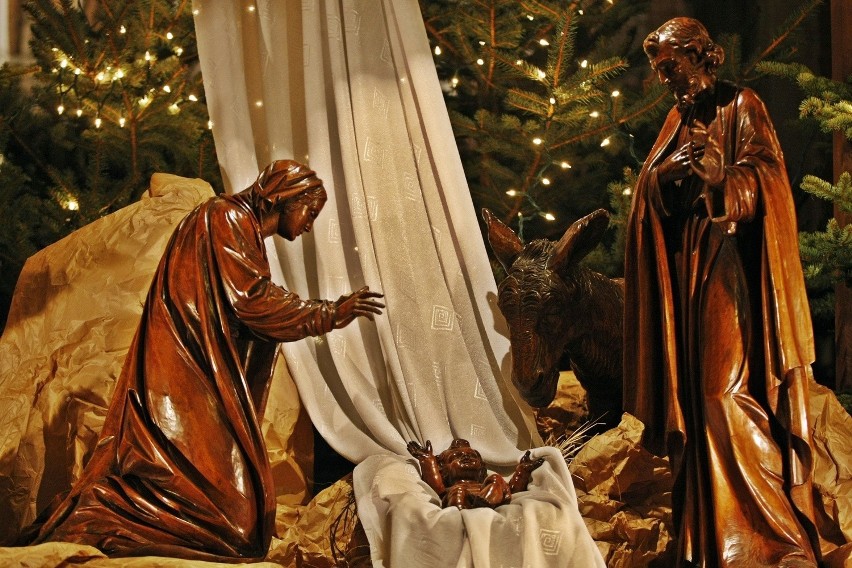 Tradycją jest, że w wigilię Świąt Bożego Narodzenia wierni...