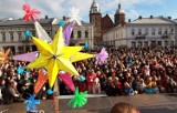 VI Sądecki Pokłon Trzech Króli. Na rynku zabrzmiały kolędy i pastorałki na dwa tysiace głosów