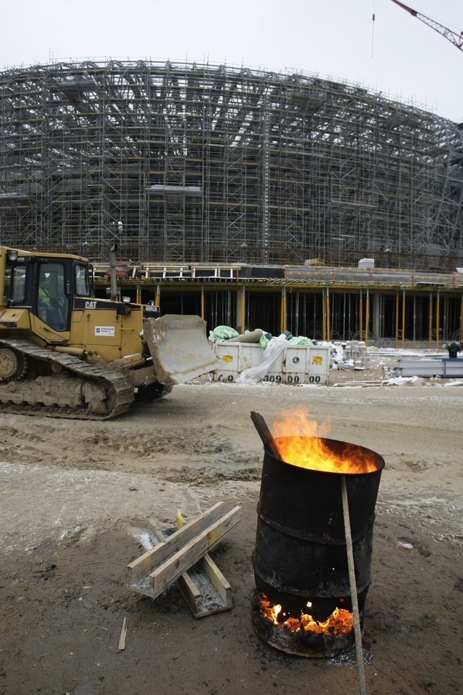 Stadion PGE Arena w Gdańsku już bursztynowy