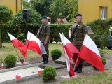 Sieradz w rocznicę Powstania Warszawskiego. Uroczystość pod pomnikiem, spotkanie przy mogile