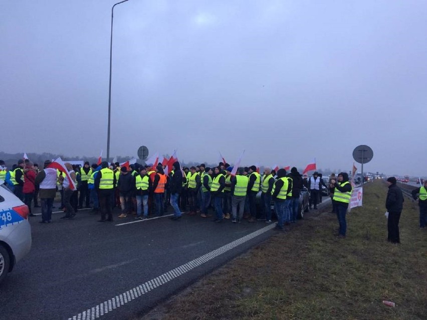 BLOKADA A2: Krotoszyńscy rolnicy w pełni popierają protest pod Warszawą! |  Krotoszyn Nasze Miasto