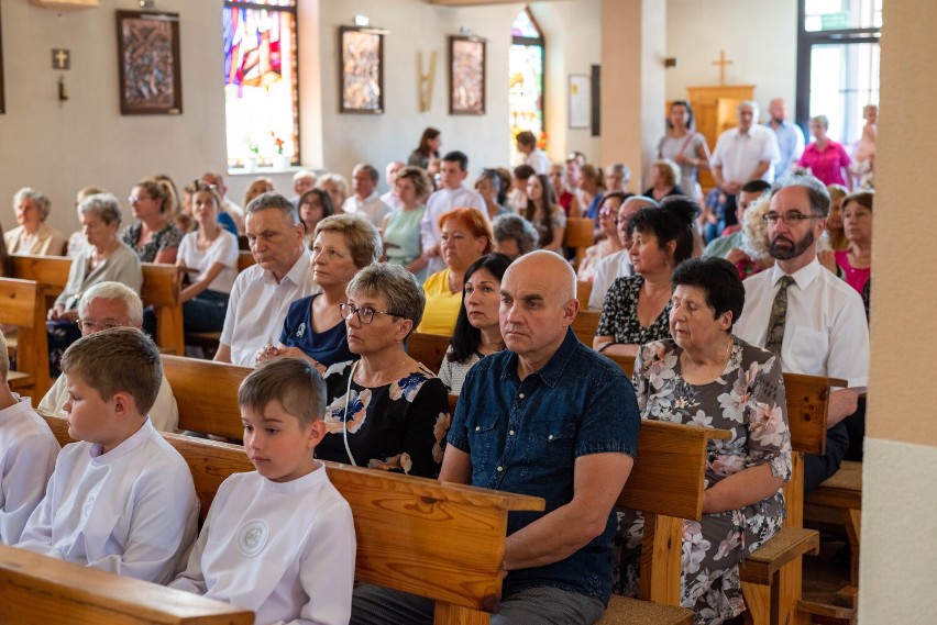 Wierni z parafii Jasło-Niegłowice podczas procesji w Boże Ciało [ZDJĘCIA]