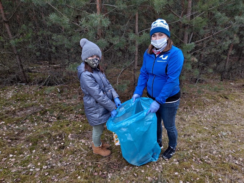 Wronki. Wiosenne porządki w lasach i blisko... tona odpadów! [ZDJĘCIA]