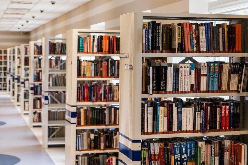 W 2020 roku biblioteka kupiła prawie 3000 książek