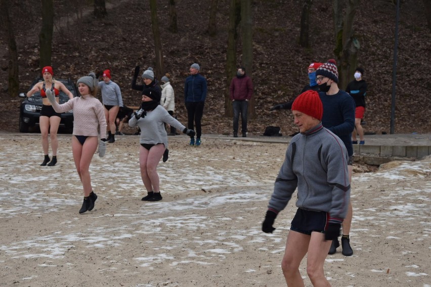 Gniezno: morsowanie na plaży miejskiej [07.02.2021]