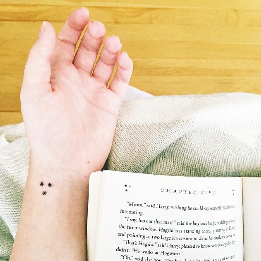 Tatuaże z Harrym Potterem. Ile nawiązać potrafisz rozpoznać?