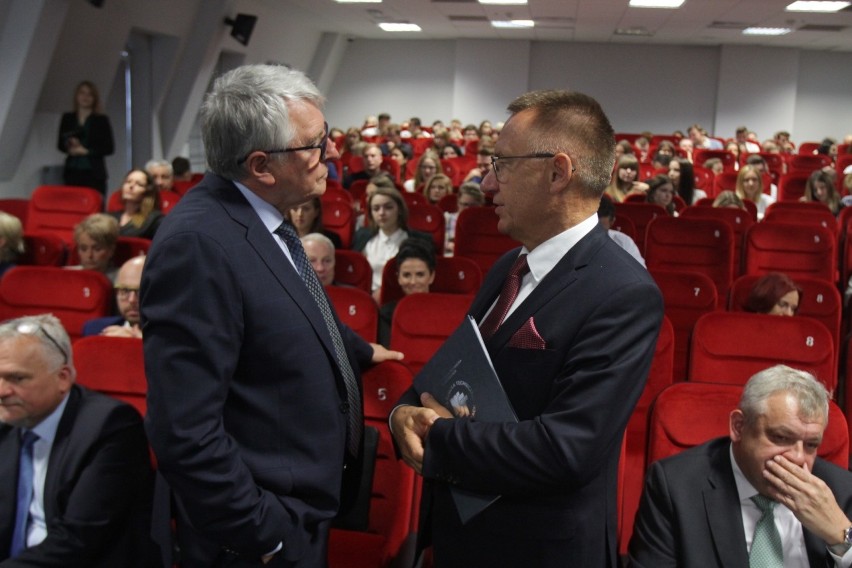 Profesor Bochenek w Zabrzu: Mamy problem w Polsce, bo brakuje lekarzy. Chciałbym, żeby specjaliści nie wyjeżdżali za granicę [ZDJĘCIA]