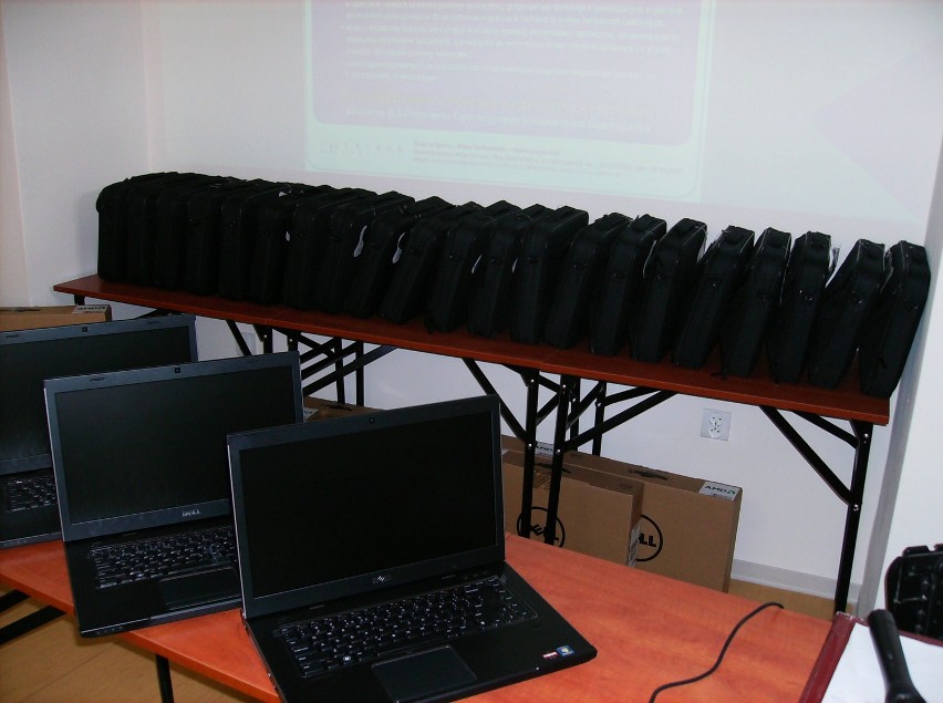 Stowarzyszenie Misericordia wraz z Urzędem Miejskim w Zabrzu rozdali 125 komputerów