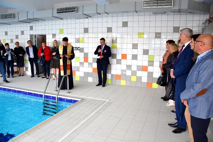 Szkolny basen na Piaskach zmienił się nie do poznania